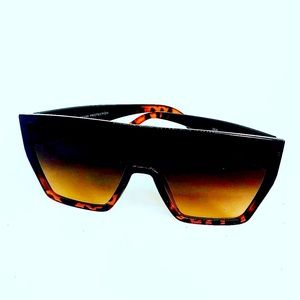 Tortus Shell Square Glasses